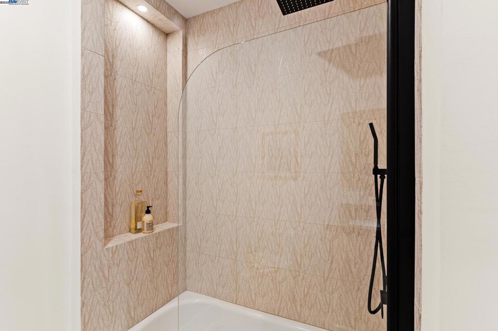 WALNUT HEIGHTS - Residential