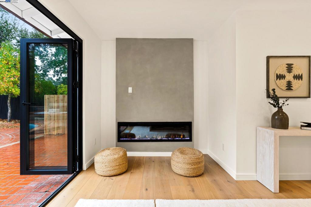 WALNUT HEIGHTS - Residential