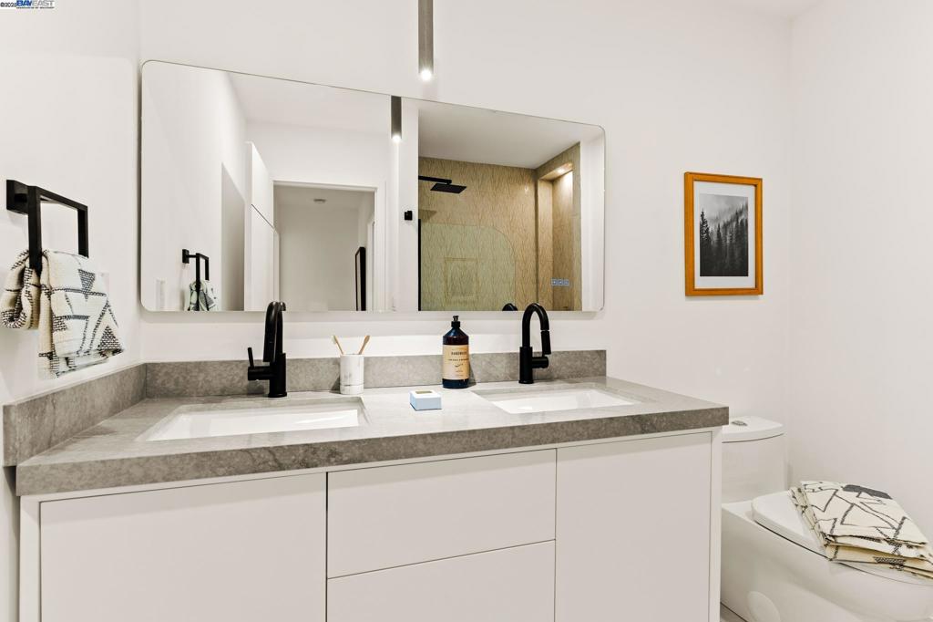 WALNUT HEIGHTS - Residential