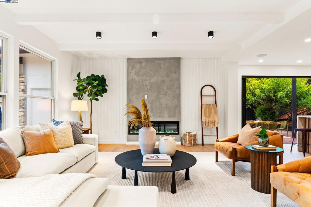 WALNUT HEIGHTS - Residential