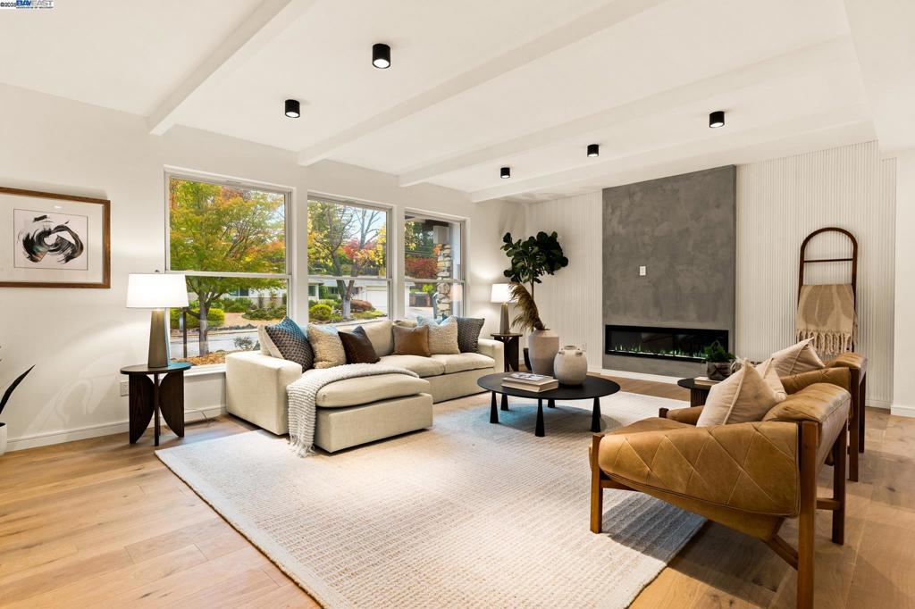 WALNUT HEIGHTS - Residential