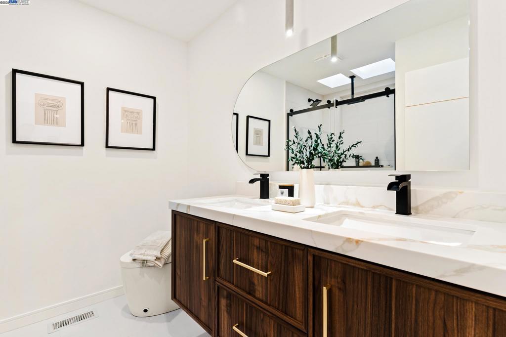 WALNUT HEIGHTS - Residential