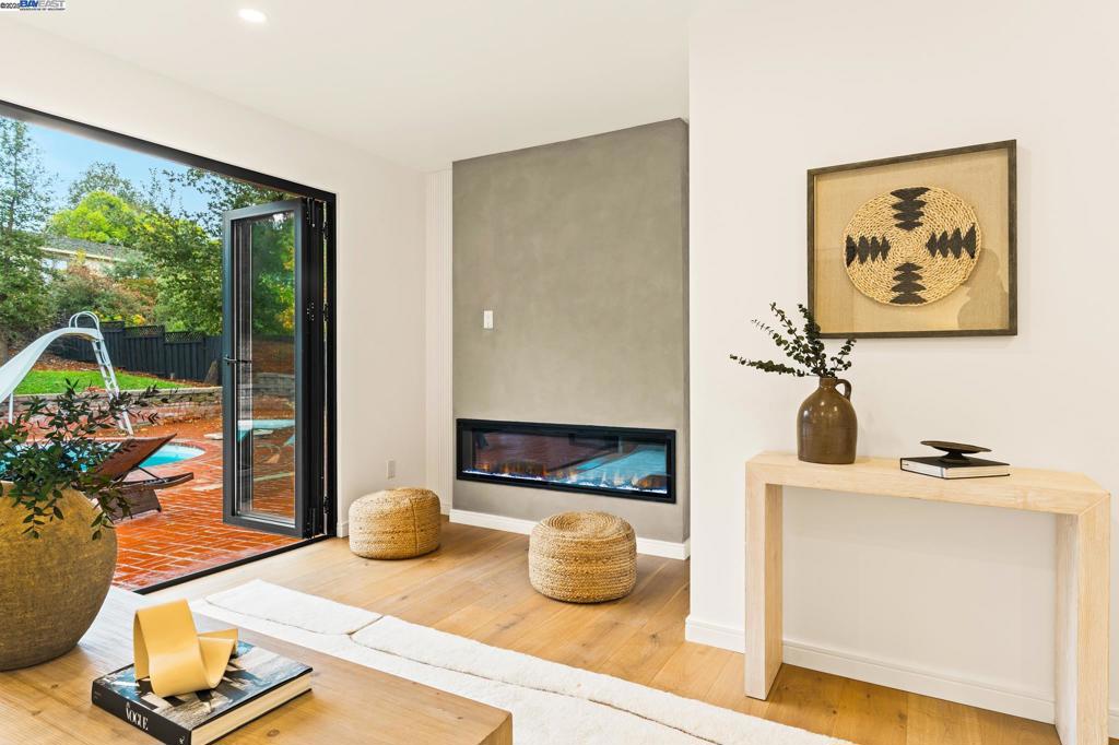 WALNUT HEIGHTS - Residential