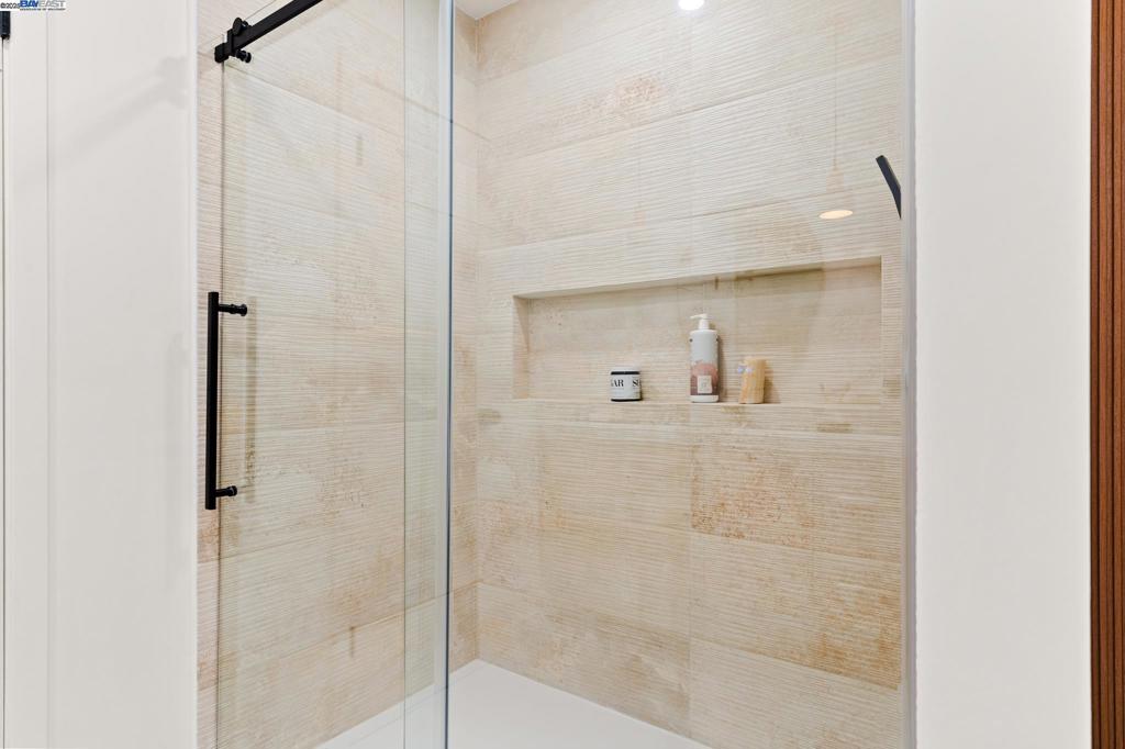 WALNUT HEIGHTS - Residential