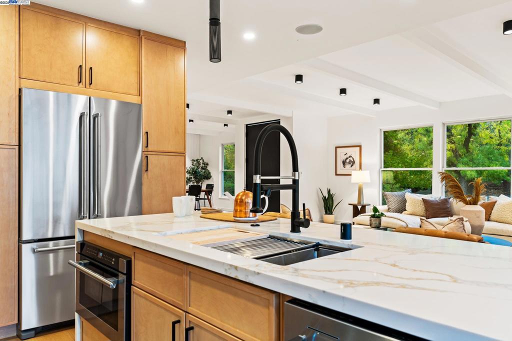 WALNUT HEIGHTS - Residential