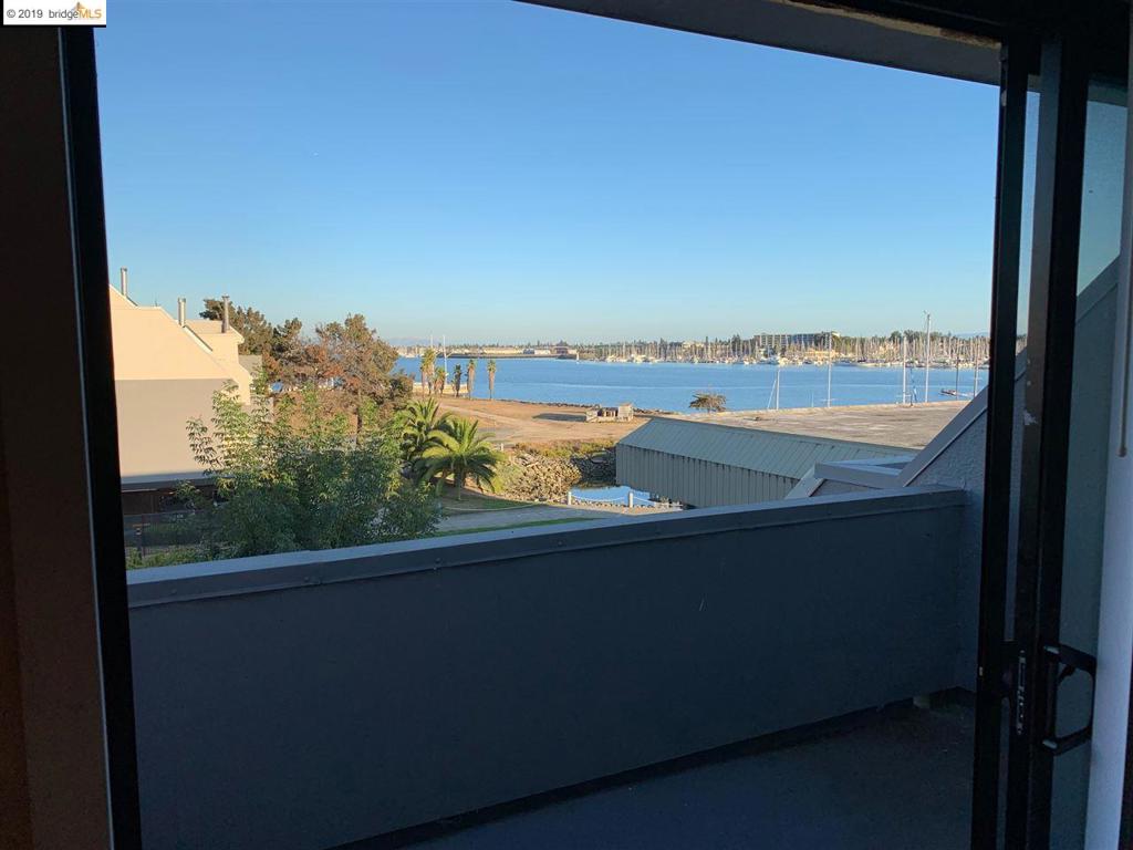 Bright and airy top floor condo with water views! 8 Blocks to Lake Merritt BART and ~4 Blocks to the SF Ferry, this bright and inviting, tidy and stylish 1br Jack London apartment has all the amenities you want in the location you need. Incredible water views, swimming pool, tennis court, hot tub, fitness center. Super easy, pleasant commute to San Francisco. Parking space included. CALL for move-in specials.