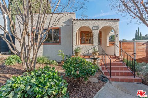 Photo of 1924 Cerro Gordo Street, Los Angeles, CA 90039 (MLS # 26649057)