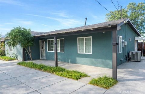 Photo of 5216 N Roxburgh Ave, Azusa, CA 91702 (MLS # IN26055093)