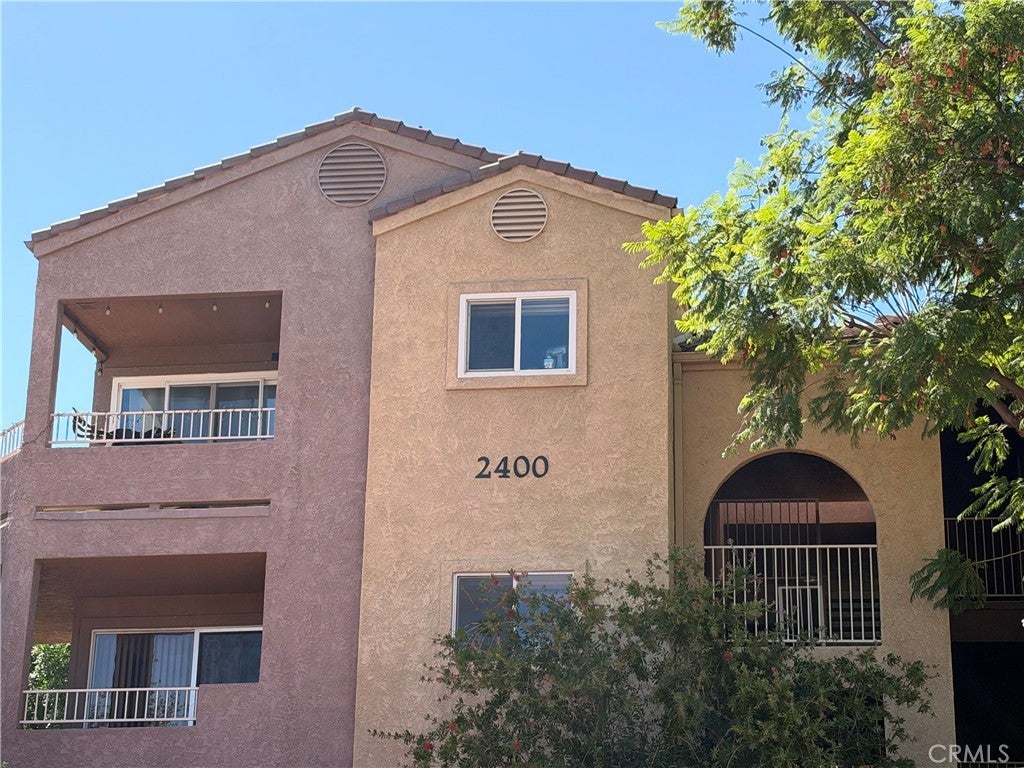 2400 San Gabriel 106