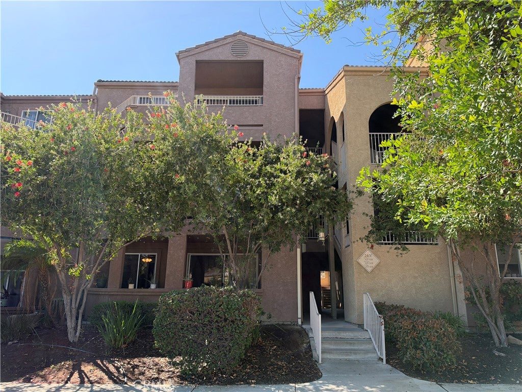 2400 San Gabriel 106
