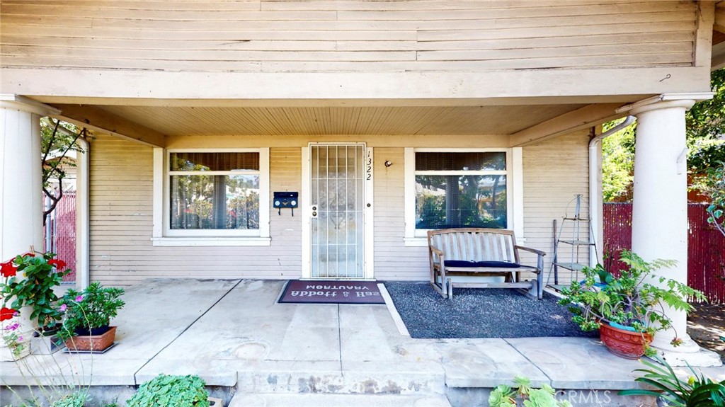 241243 N Verdugo