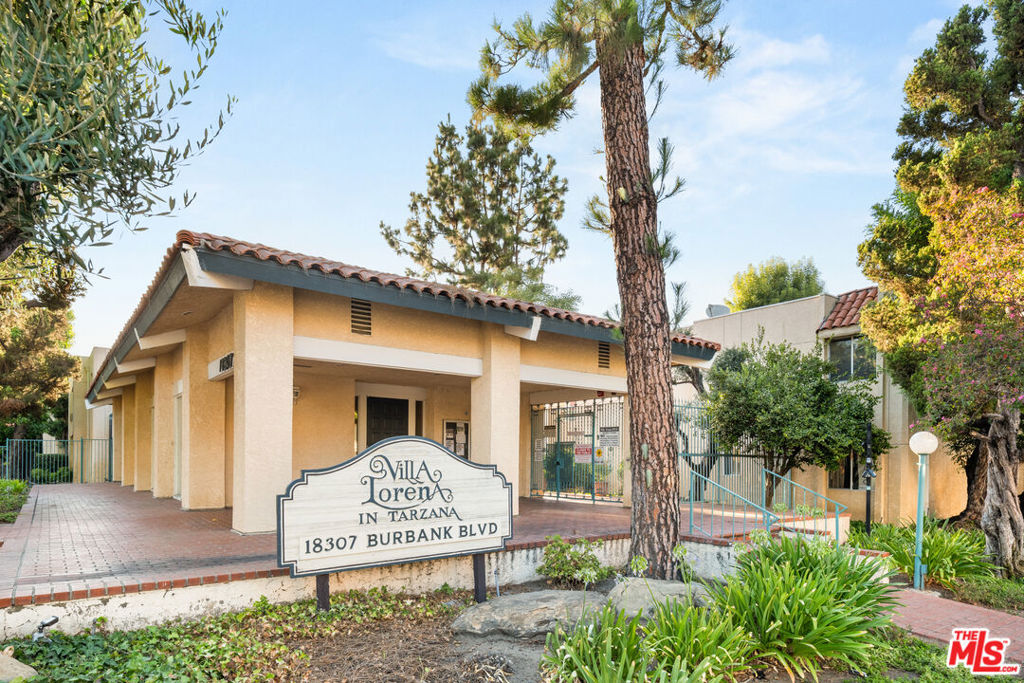 Welcome to Villa Lorena a gated complex in the heart of Tarzana. This studio unit is move in ready. Enjoy the resort style amenities including lush landscaped paths, a sparkling pool, multiple jacuzzis, assigned gated parking and a community recreation room. HOA fees cover earthquake insurance, grounds, security. Close to local shopping and fine dining.