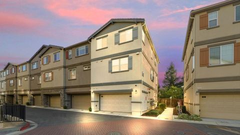 Photo of 229 Spring Harvest Rd, Hayward, CA 94544 (MLS # 41123102)