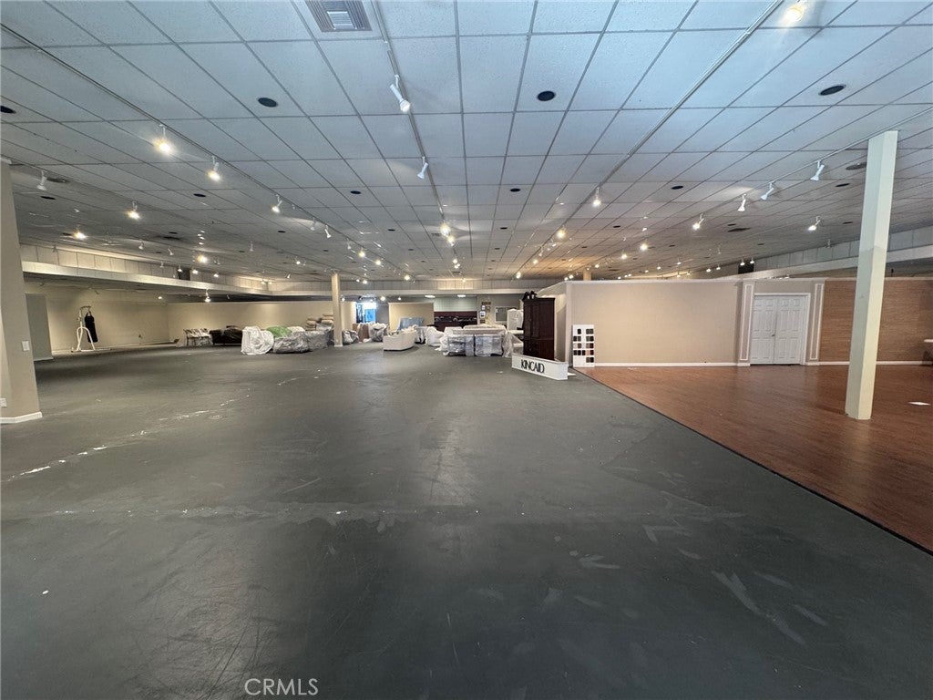 345 W 18th