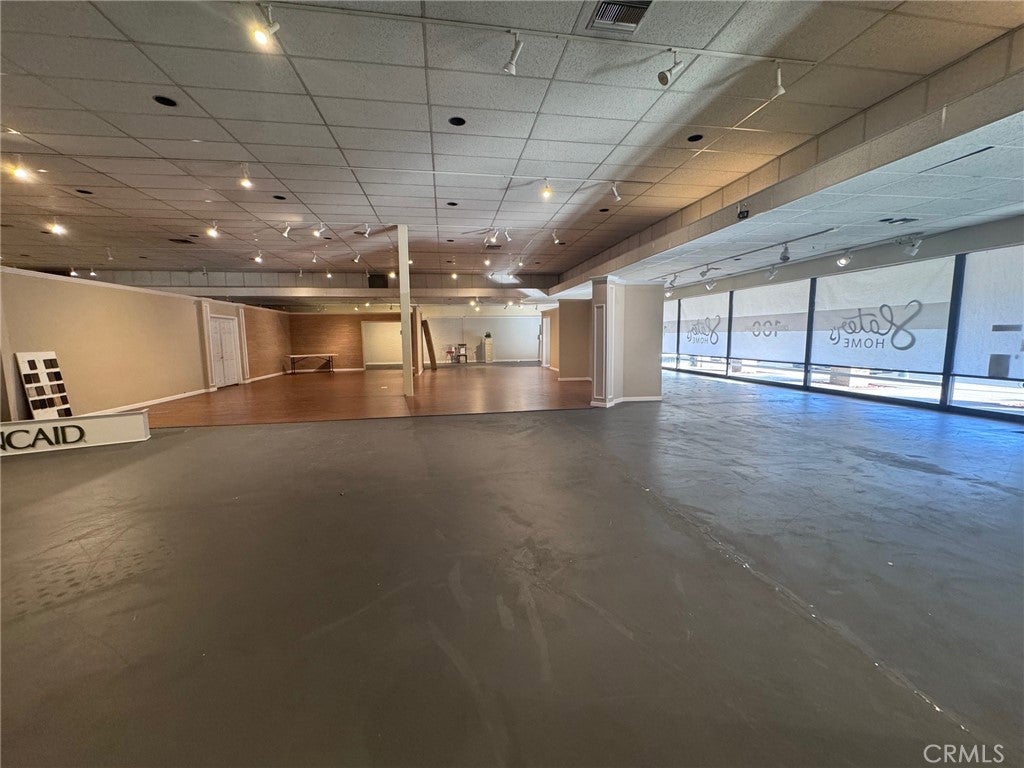 345 W 18th