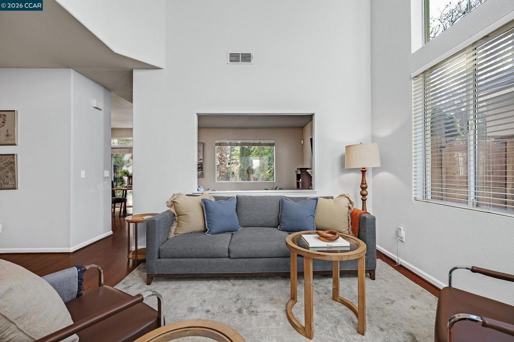 15 Creekside Dr