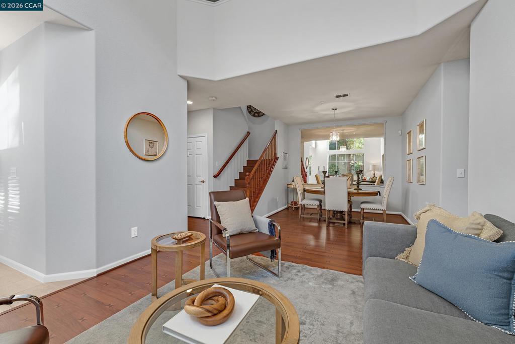 15 Creekside Dr