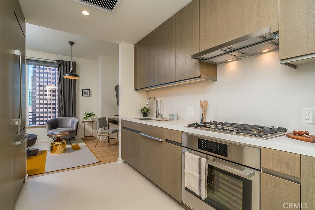 Photo of 889 S Francisco Street St #2805, Los Angeles, CA 90017 (MLS # AR26049433)