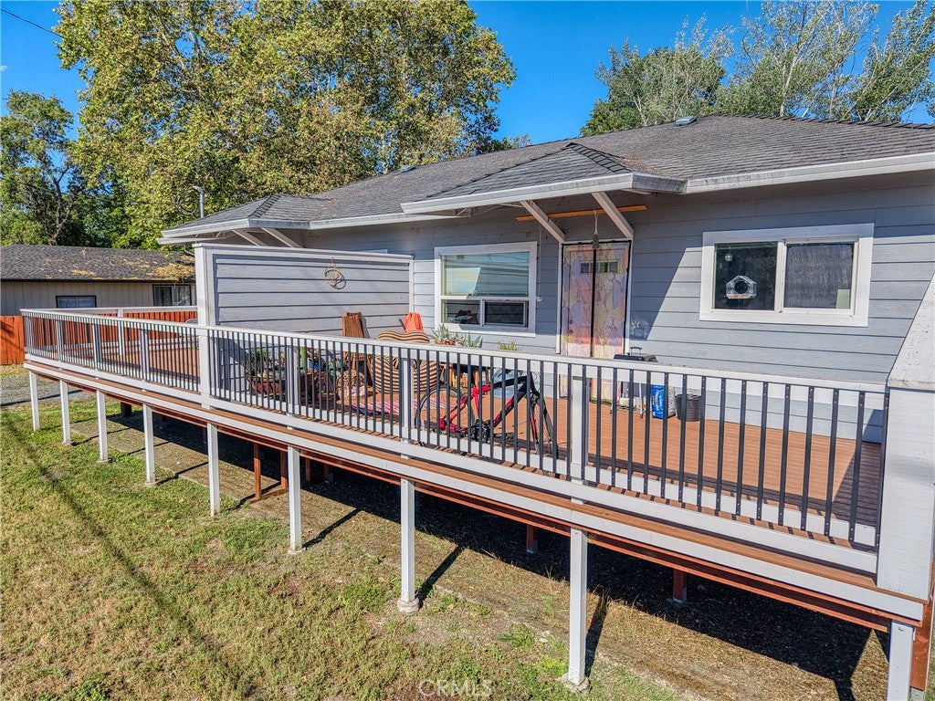 3143 Lakeshore