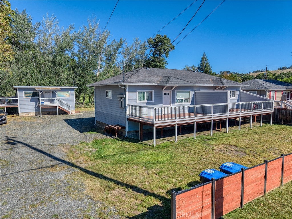 3143 Lakeshore