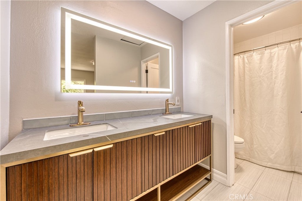 2315 Eastbluff, Newport Beach CA 92660 - Photo 21