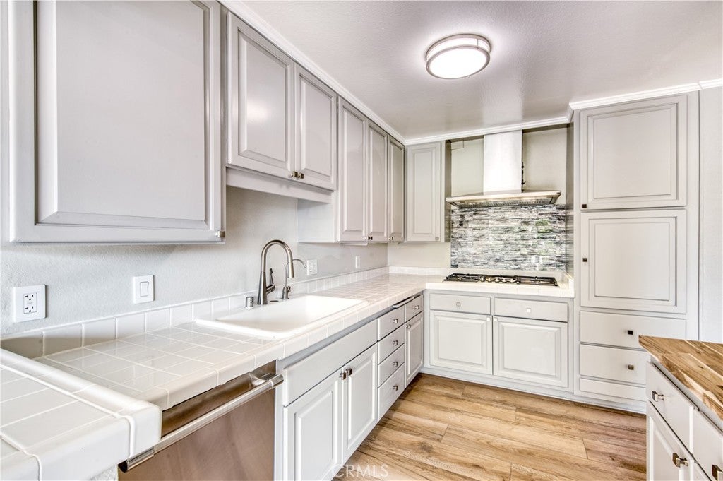 2315 Eastbluff, Newport Beach CA 92660 - Photo 12