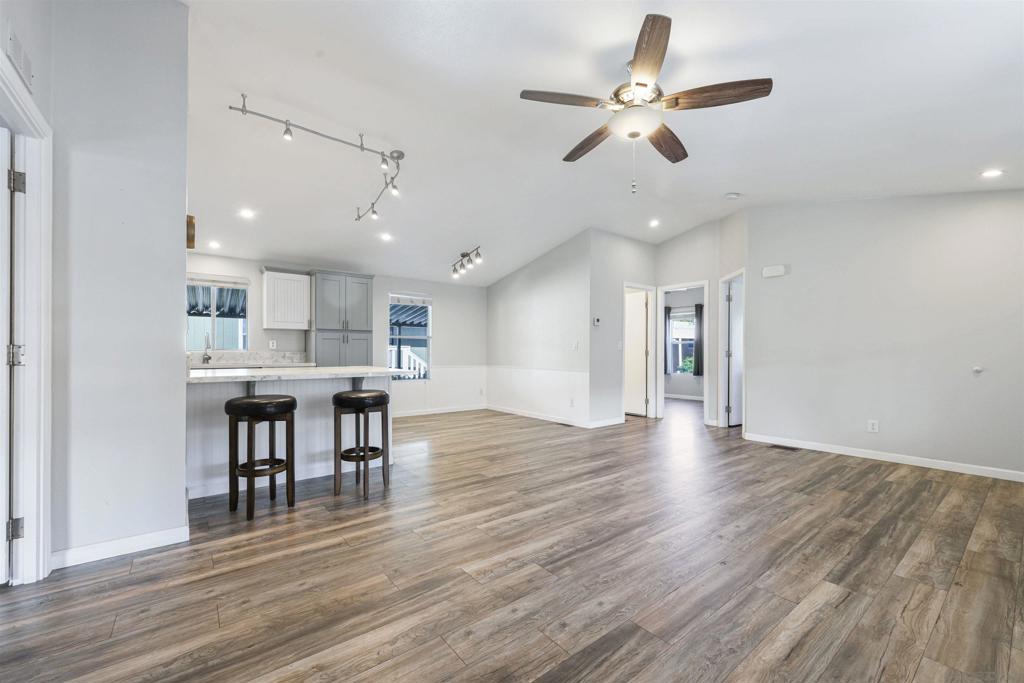 450 E E Bradley Ave SPC 69