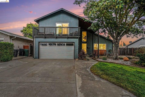 Photo of 182 Anna Maria St ST, Livermore, CA 94550 (MLS # 41147019)