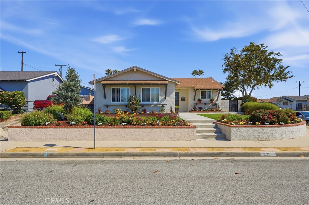 525 E 246th