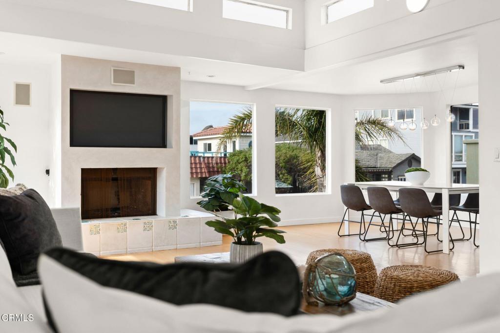 Oxnard, California, 93035, United States, 3 Bedrooms Bedrooms, ,3 BathroomsBathrooms,Residential,Active,2025180