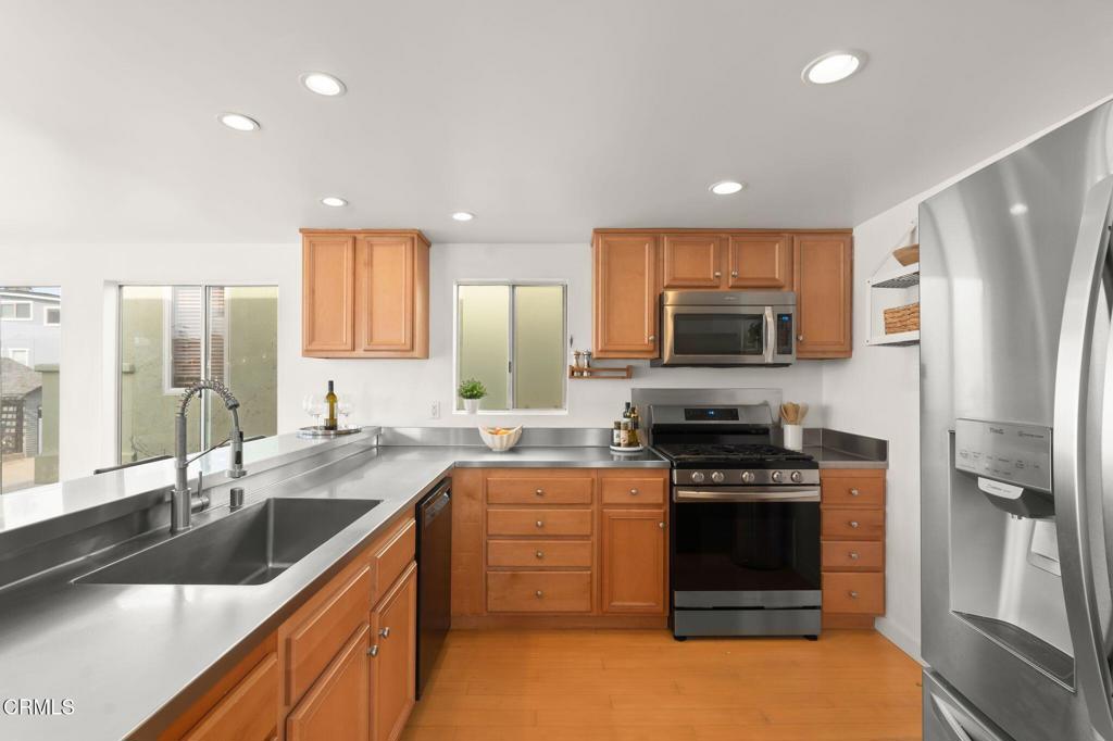 Oxnard, California, 93035, United States, 3 Bedrooms Bedrooms, ,3 BathroomsBathrooms,Residential,Active,2025180