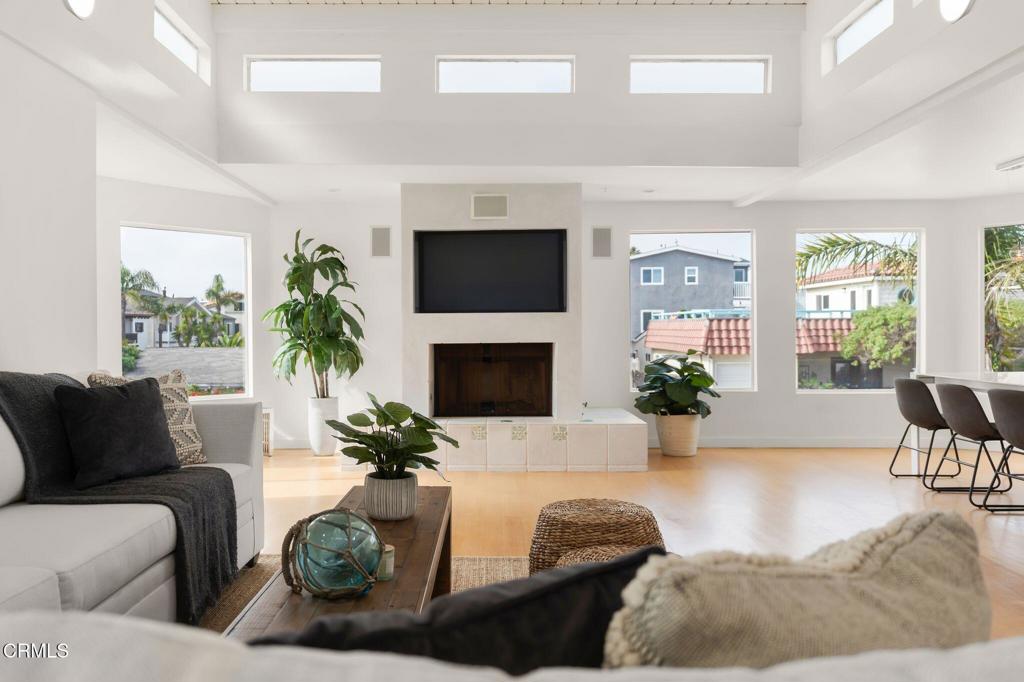 Oxnard, California, 93035, United States, 3 Bedrooms Bedrooms, ,3 BathroomsBathrooms,Residential,Active,2025180
