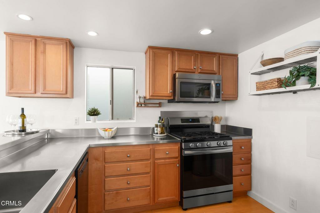 Oxnard, California, 93035, United States, 3 Bedrooms Bedrooms, ,3 BathroomsBathrooms,Residential,Active,2025180