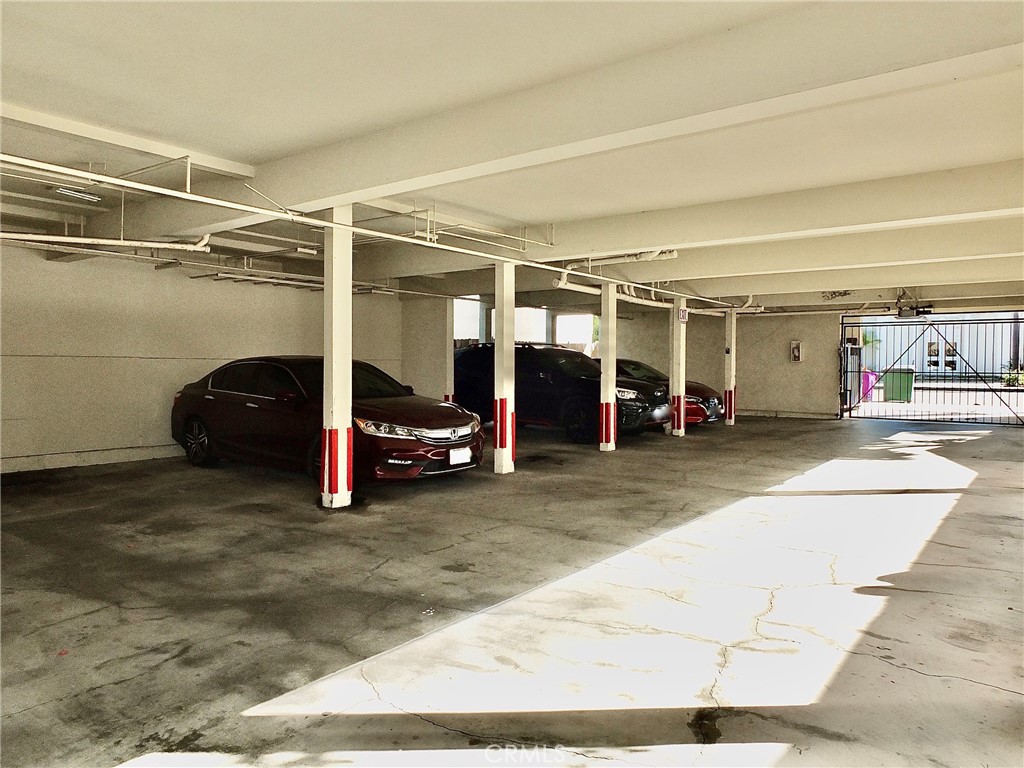 1201 Ximeno Avenue 8