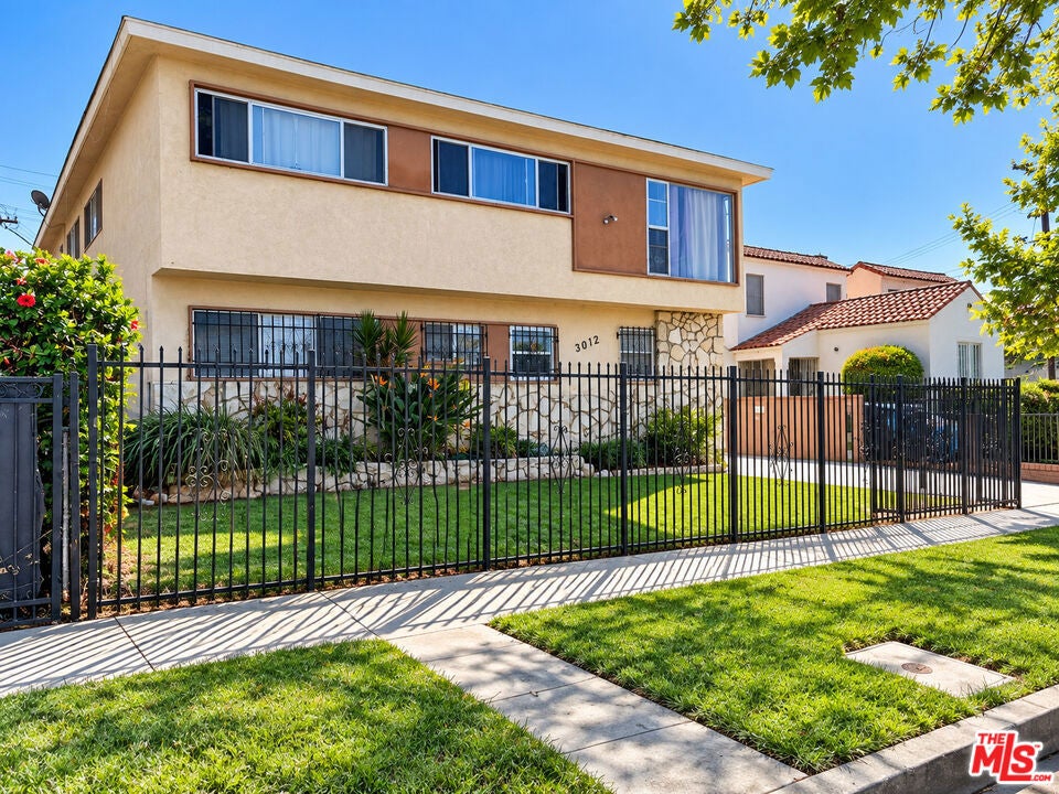 3012 Alsace Avenue