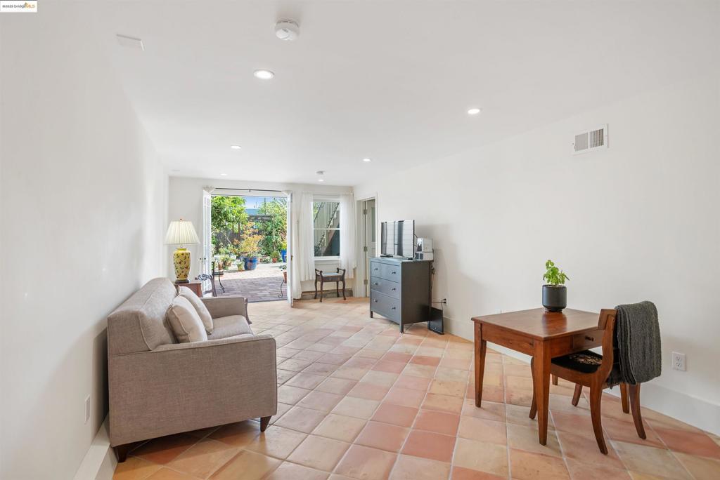 MISSION DISTRICT - Residential