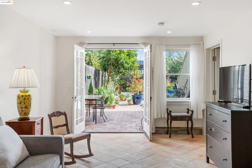 MISSION DISTRICT - Residential