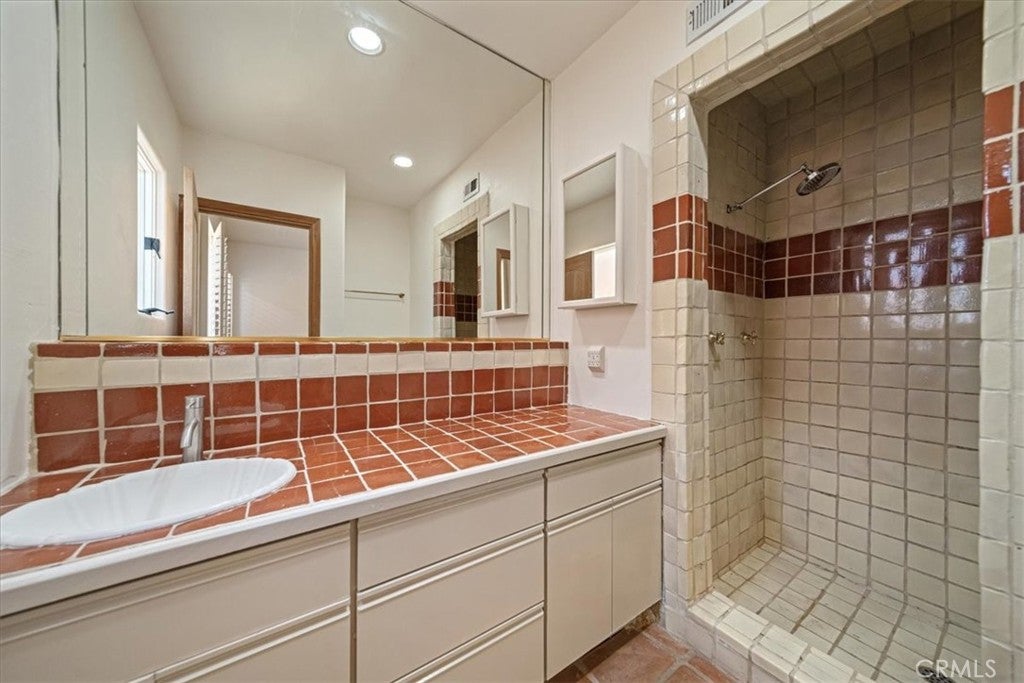 1046 Oro, Laguna Beach CA 92651 - Photo 32