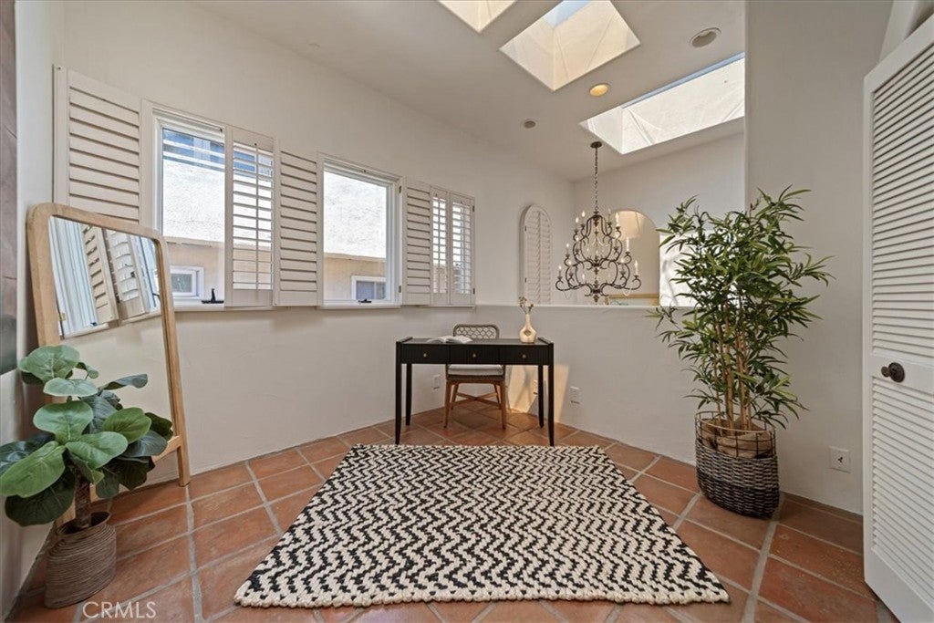 1046 Oro, Laguna Beach CA 92651 - Photo 27