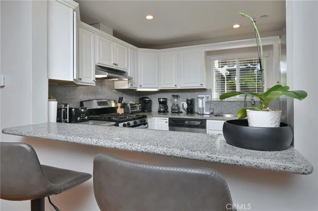 Culver City, California 90232, United States, 5 Bedrooms Bedrooms, ,5 BathroomsBathrooms,Residential,Active,243169