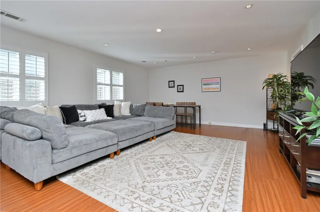 Culver City, California 90232, United States, 5 Bedrooms Bedrooms, ,5 BathroomsBathrooms,Residential,Active,243169