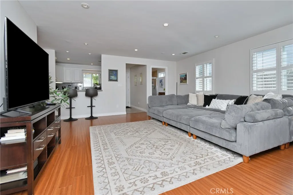 Culver City, California 90232, United States, 5 Bedrooms Bedrooms, ,5 BathroomsBathrooms,Residential,Active,243169