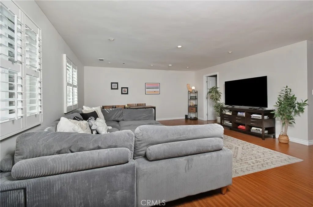 Culver City, California 90232, United States, 5 Bedrooms Bedrooms, ,5 BathroomsBathrooms,Residential,Active,243169