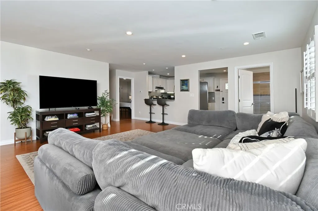 Culver City, California 90232, United States, 5 Bedrooms Bedrooms, ,5 BathroomsBathrooms,Residential,Active,243169