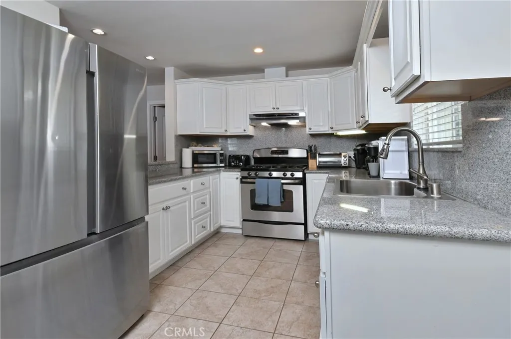 Culver City, California 90232, United States, 5 Bedrooms Bedrooms, ,5 BathroomsBathrooms,Residential,Active,243169