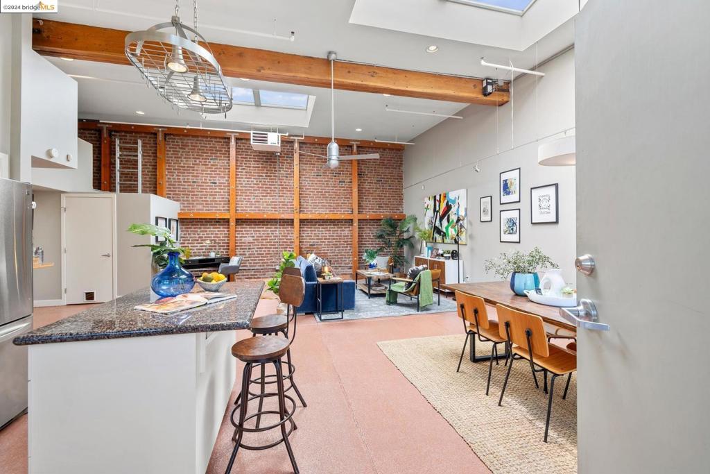 FRUITVALE - Residential