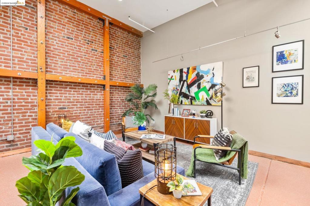 FRUITVALE - Residential