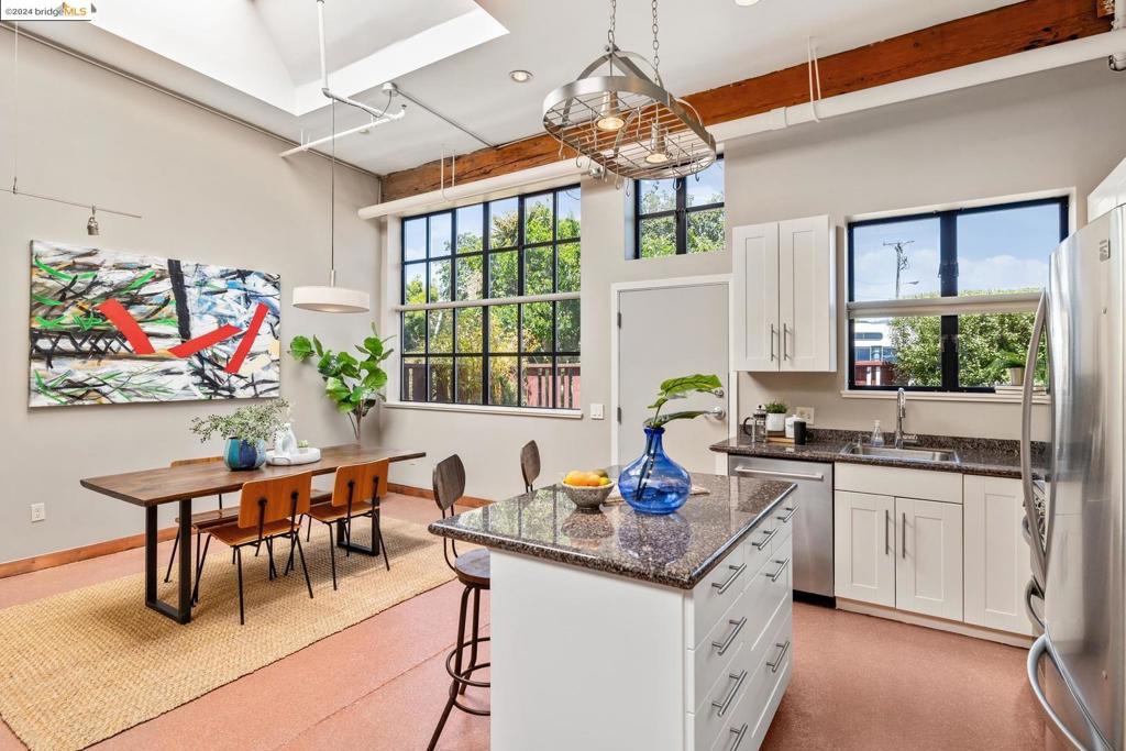 FRUITVALE - Residential