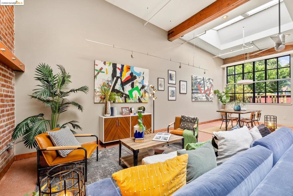 FRUITVALE - Residential