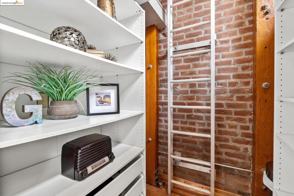 FRUITVALE - Residential